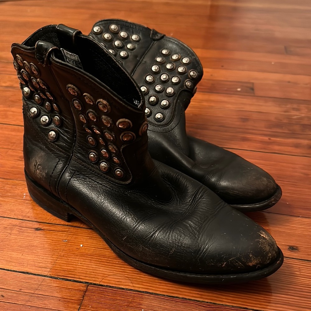 Frye Leather Booties with Studs SZ 10 Great Condition